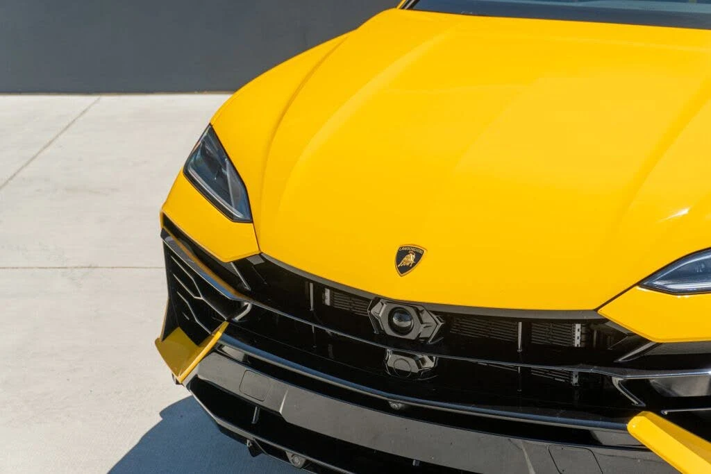 2025 Lamborghini Urus SE - Image 26 of 31
