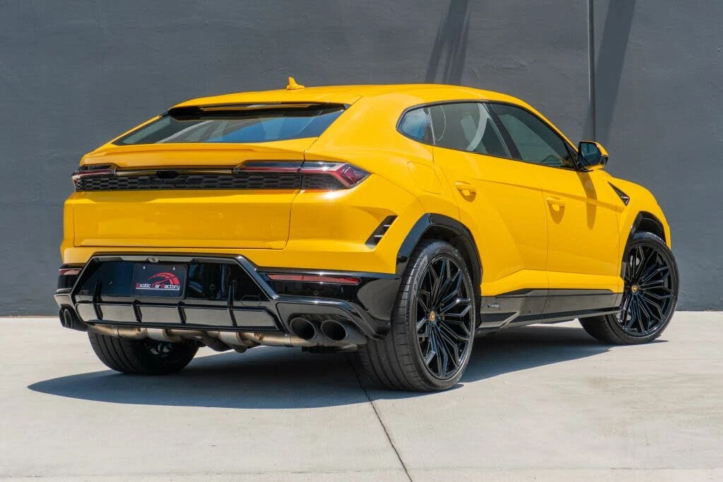 2025 Lamborghini Urus SE - Image 8 of 31
