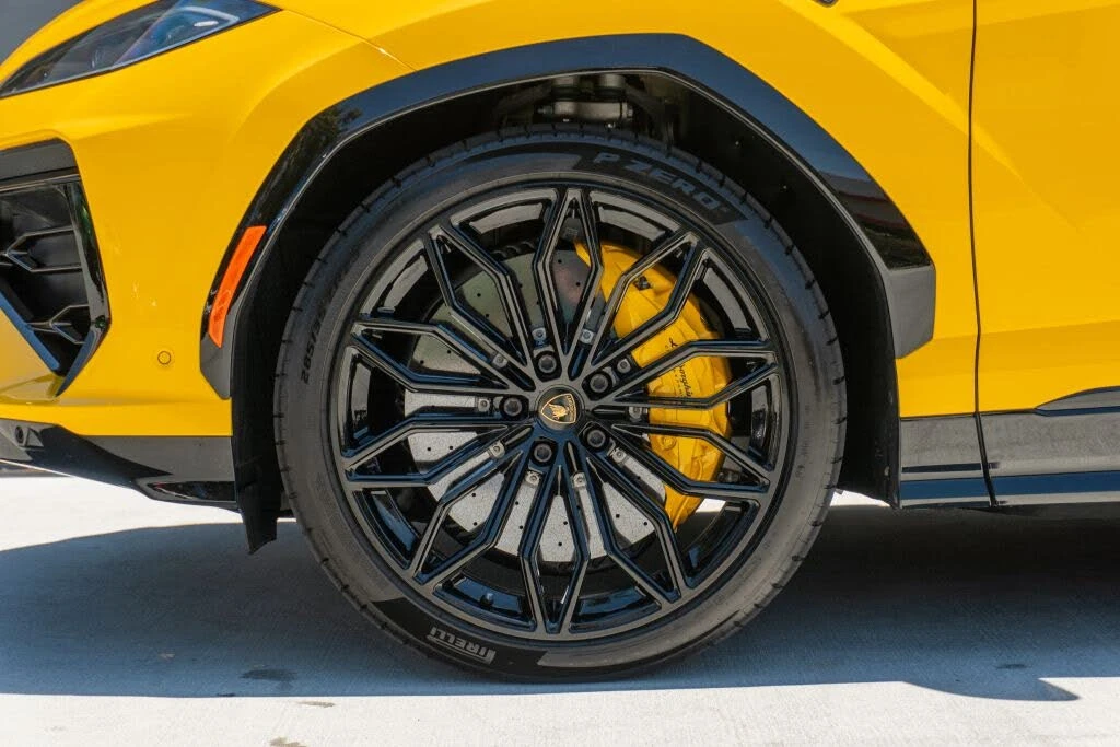 2025 Lamborghini Urus SE - Image 21 of 31