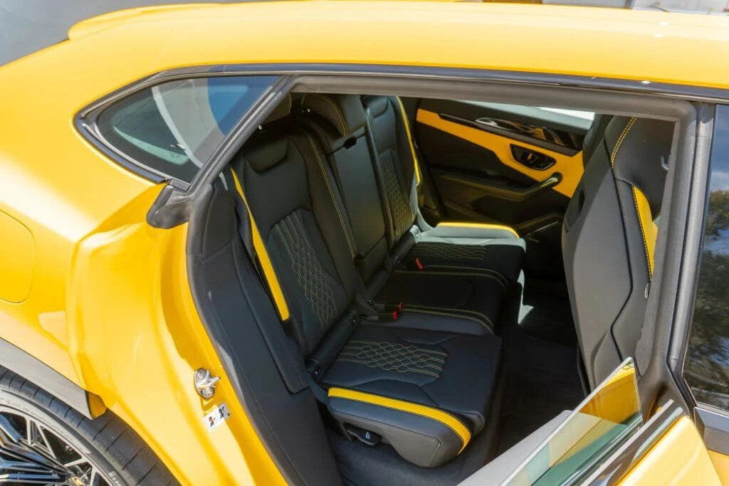 2025 Lamborghini Urus SE - Image 14 of 31