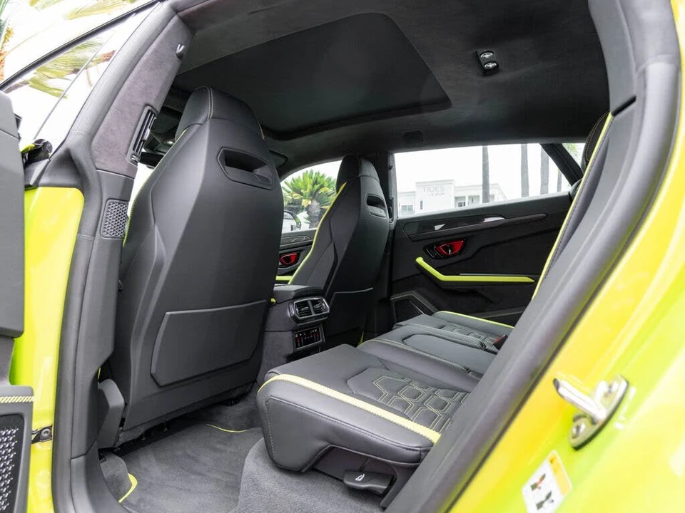 2025 Lamborghini Urus SE - Image 23 of 31