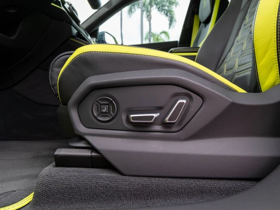 2025 Lamborghini Urus SE - Image 20 of 31