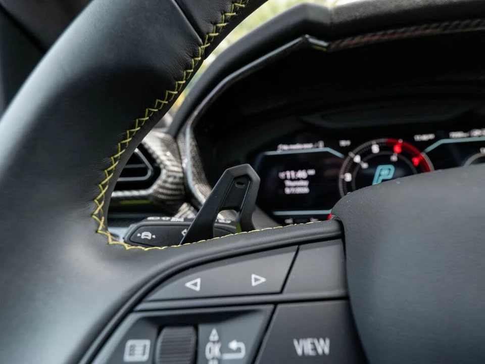 2025 Lamborghini Urus SE - Image 14 of 31