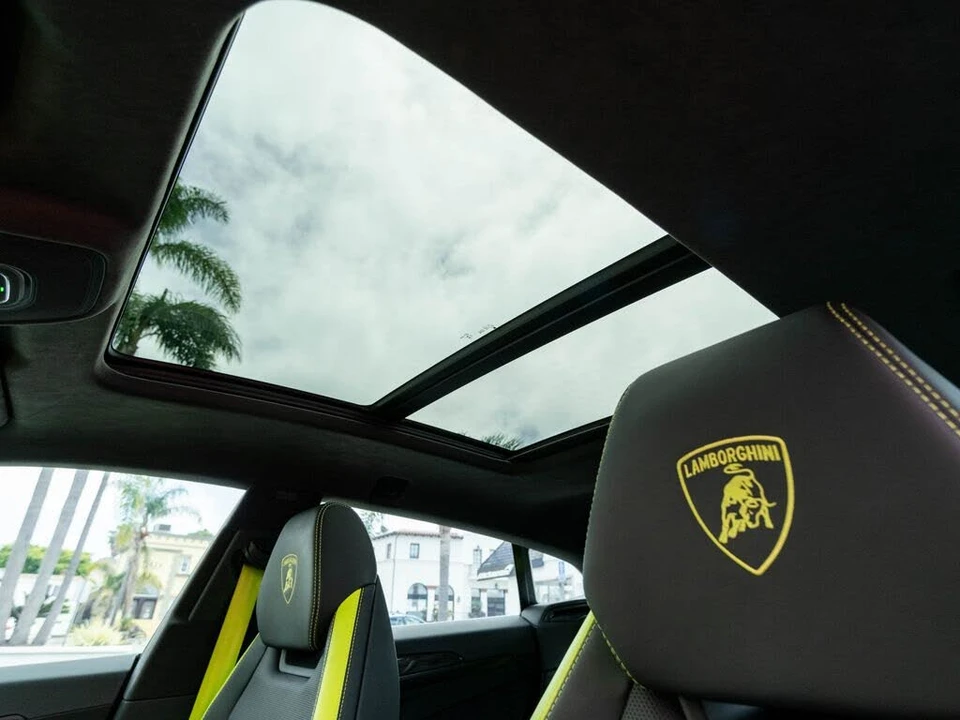2025 Lamborghini Urus SE - Image 22 of 31