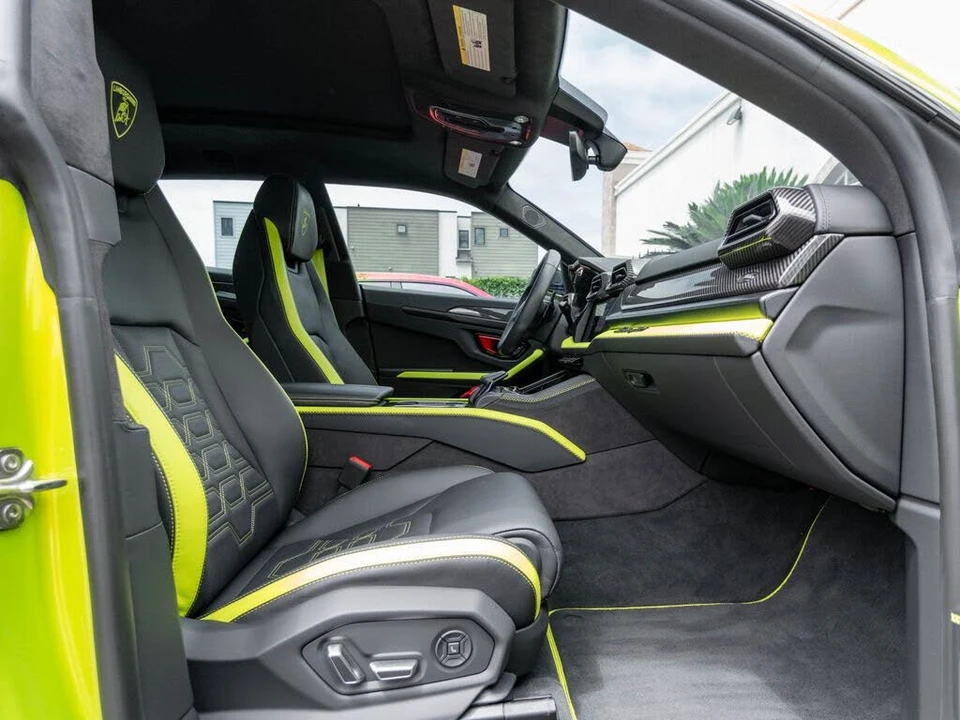 2025 Lamborghini Urus SE - Image 8 of 31