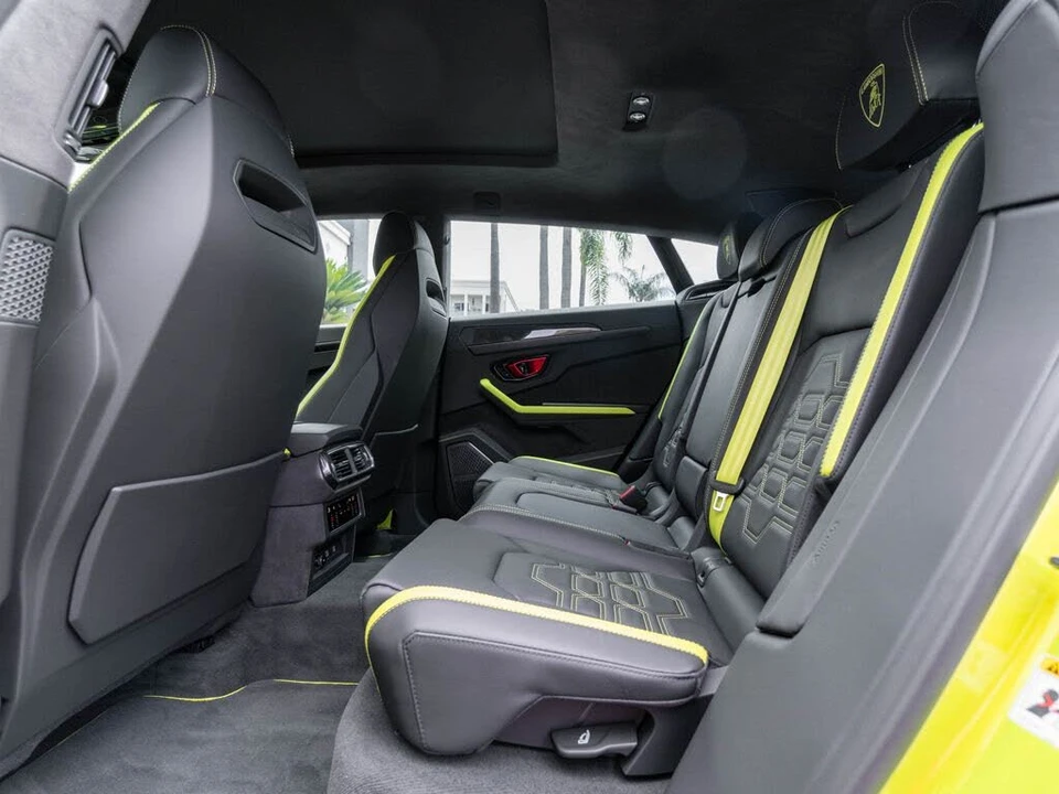2025 Lamborghini Urus SE - Image 24 of 31
