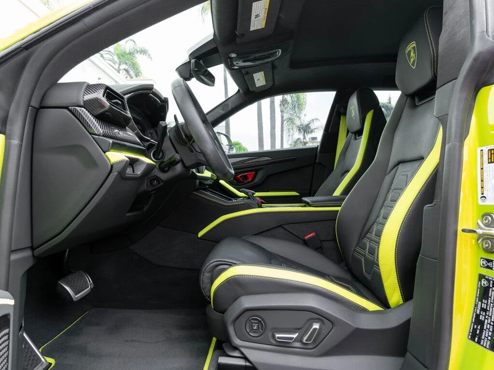 2025 Lamborghini Urus SE - Image 17 of 31