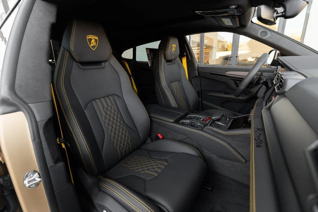 2025 Lamborghini Urus SE - Image 26 of 30