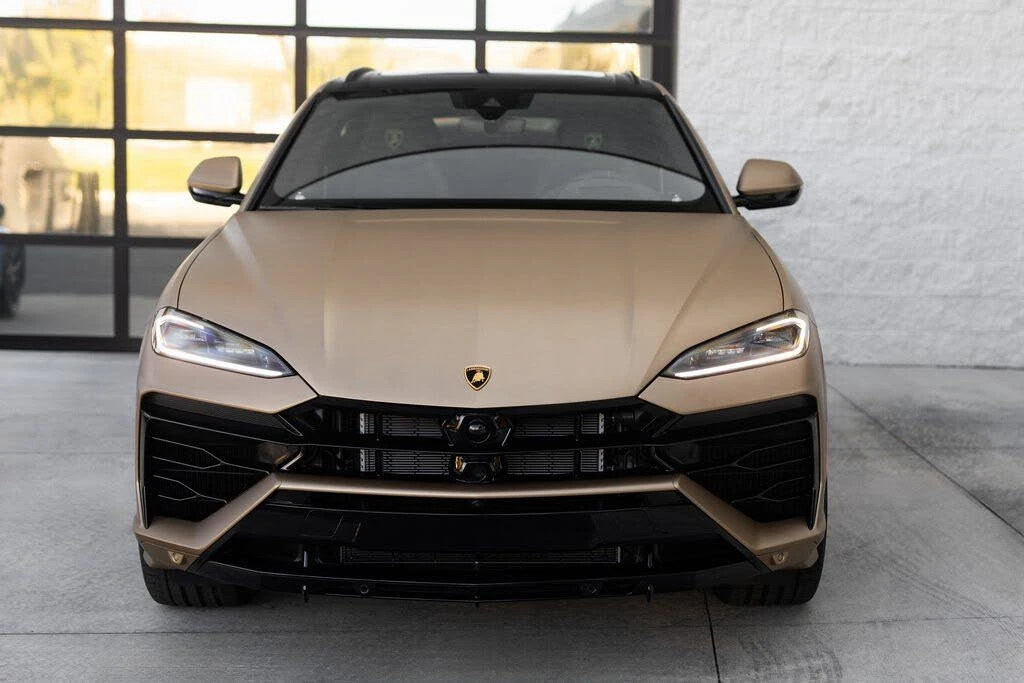 2025 Lamborghini Urus SE - Image 12 of 30
