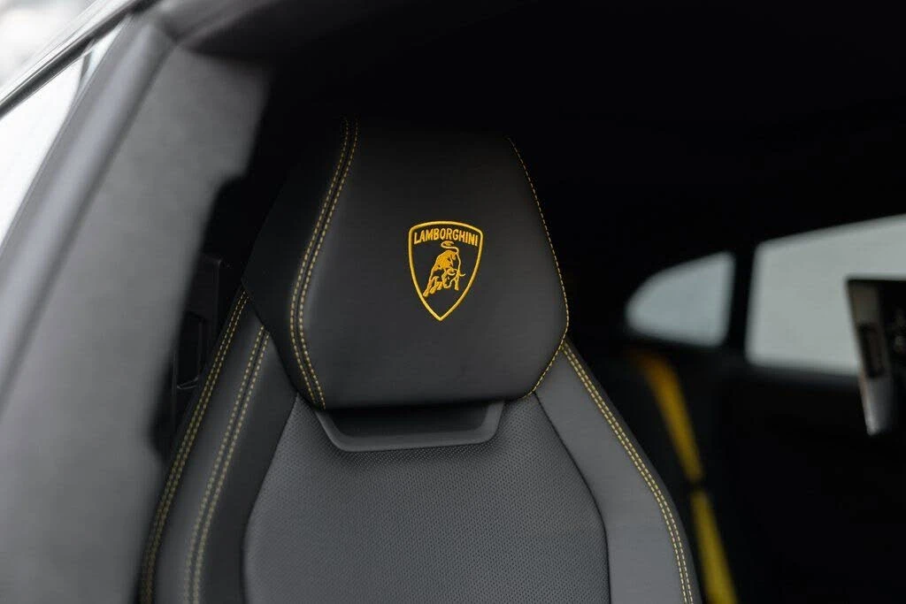 2025 Lamborghini Urus SE - Image 18 of 30