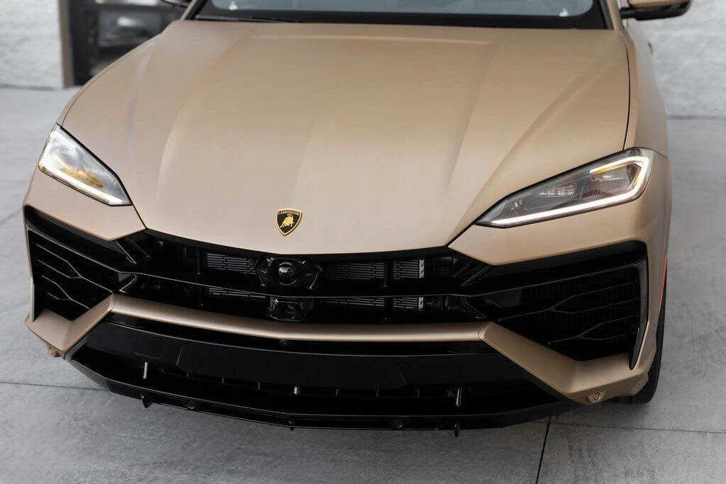 2025 Lamborghini Urus SE - Image 13 of 30
