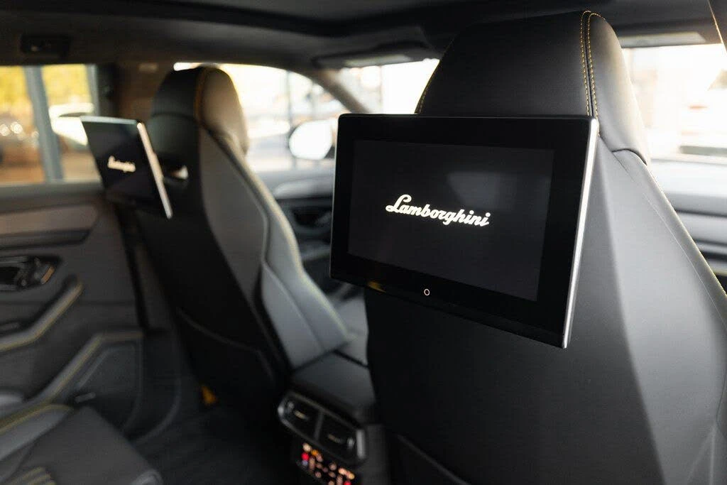 2025 Lamborghini Urus SE - Image 30 of 30