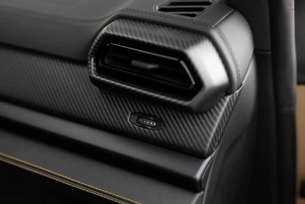2025 Lamborghini Urus SE - Image 22 of 30
