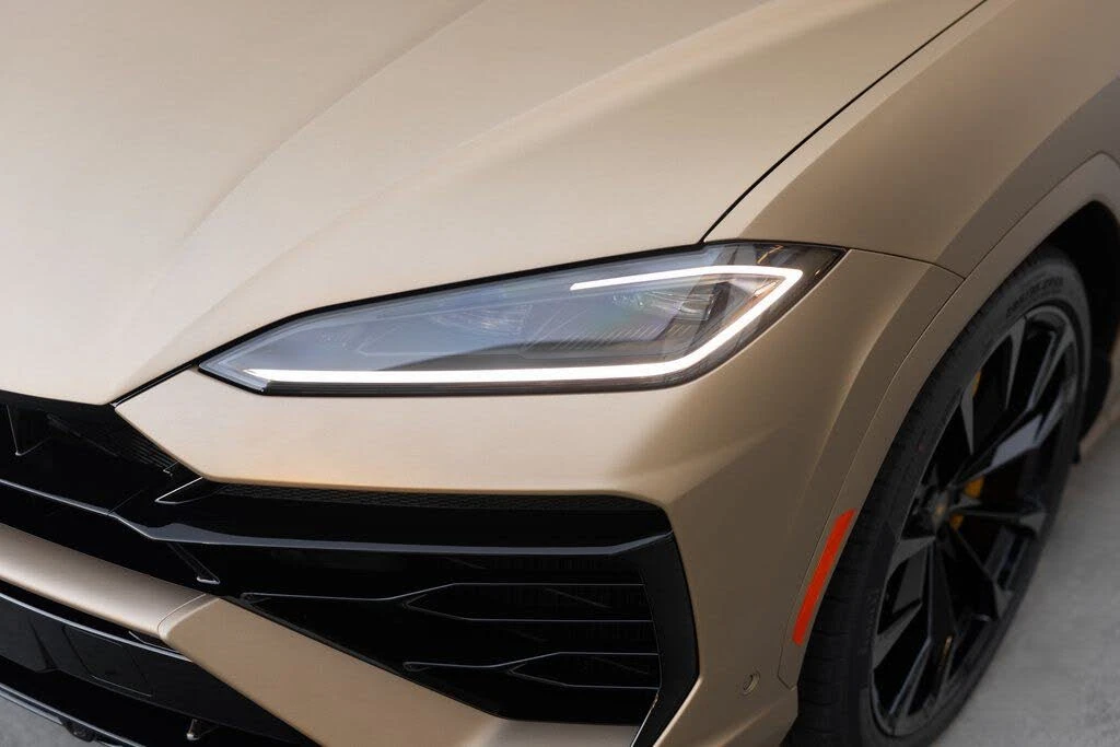 2025 Lamborghini Urus SE - Image 14 of 30