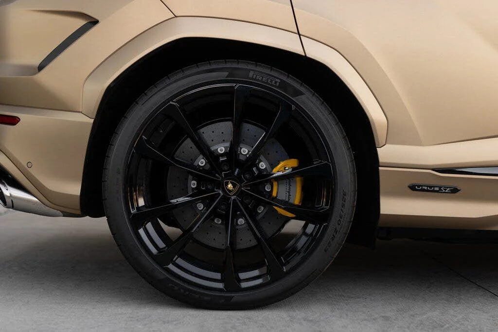 2025 Lamborghini Urus SE - Image 5 of 30
