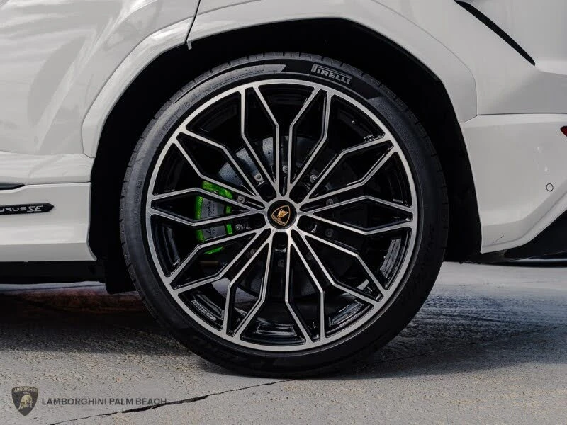 2025 Lamborghini Urus SE - Image 24 of 25