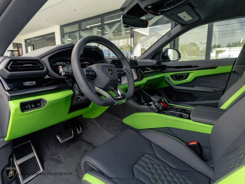 2025 Lamborghini Urus SE - Image 20 of 25