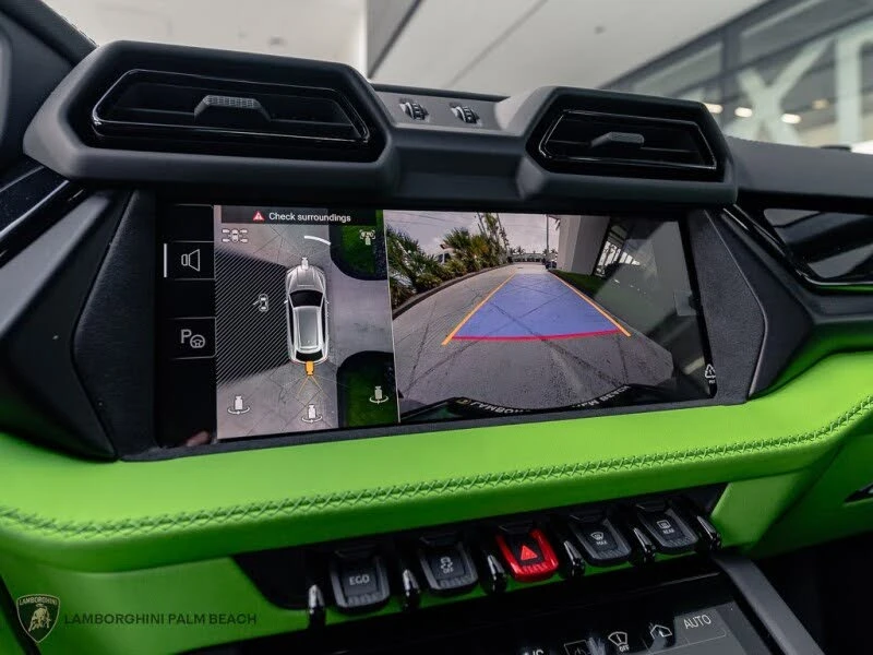 2025 Lamborghini Urus SE - Image 9 of 25