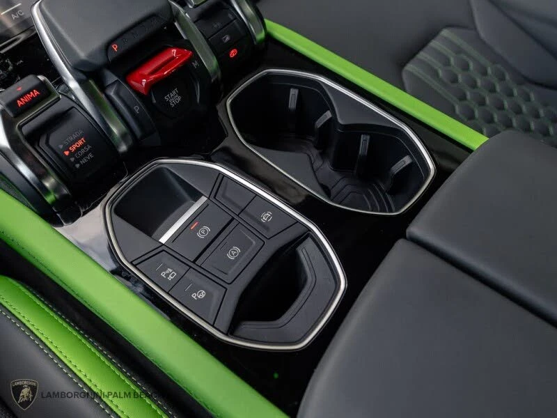 2025 Lamborghini Urus SE - Image 13 of 25