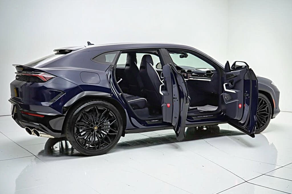 2025 Lamborghini Urus SE - Image 22 of 31