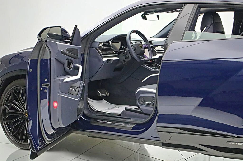 2025 Lamborghini Urus SE - Image 12 of 31