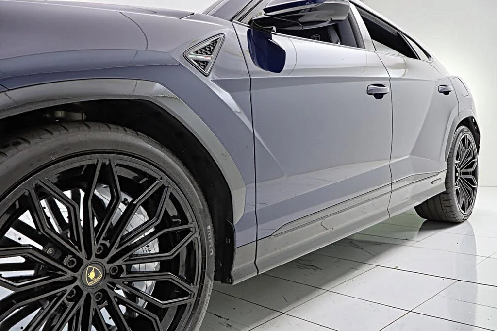 2025 Lamborghini Urus SE - Image 15 of 31