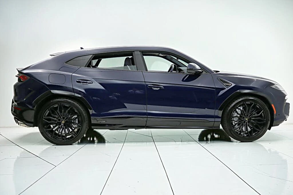 2025 Lamborghini Urus SE - Image 24 of 31