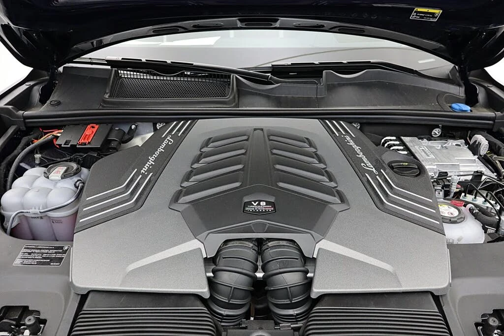 2025 Lamborghini Urus SE - Image 28 of 31