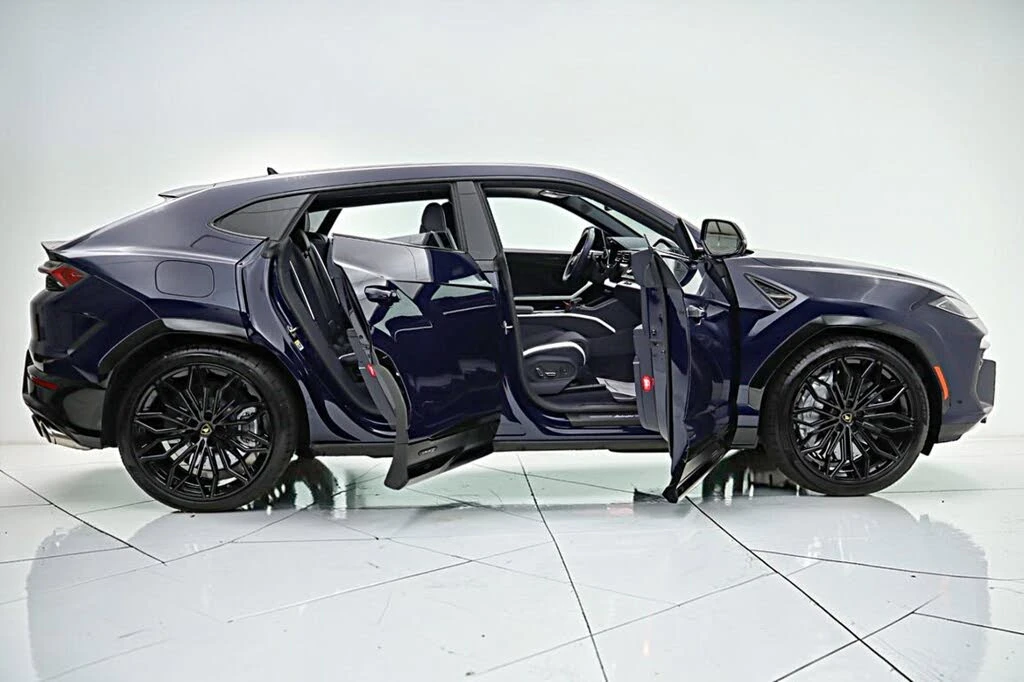 2025 Lamborghini Urus SE - Image 23 of 31