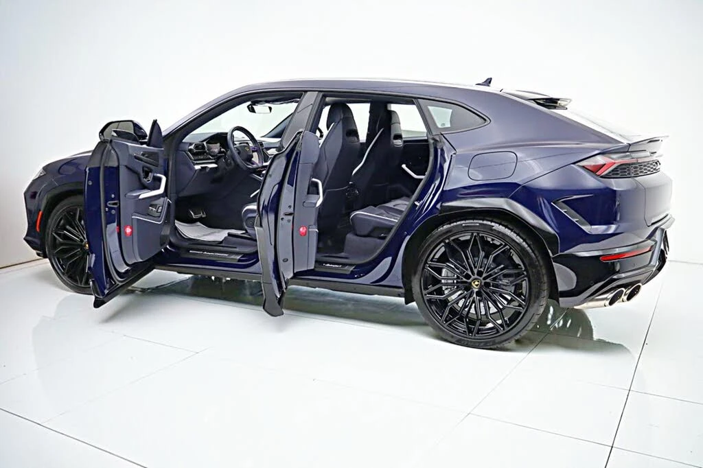 2025 Lamborghini Urus SE - Image 7 of 31