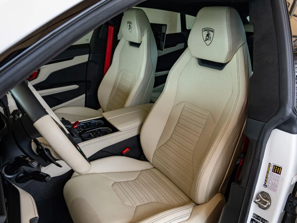 2025 Lamborghini Urus SE - Image 8 of 31