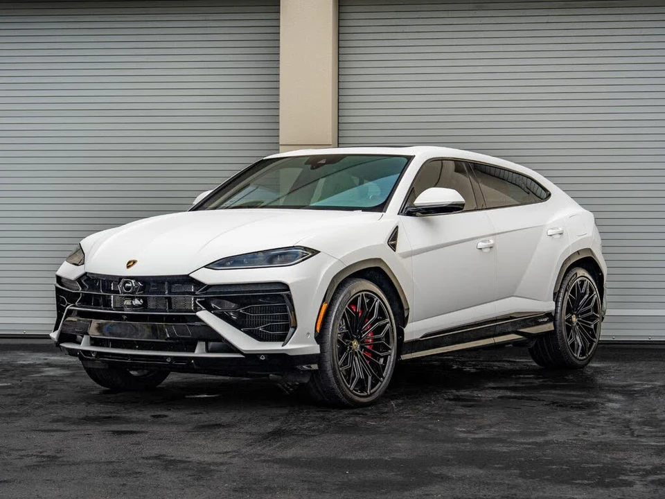 2025 Lamborghini Urus SE - Image 3 of 31