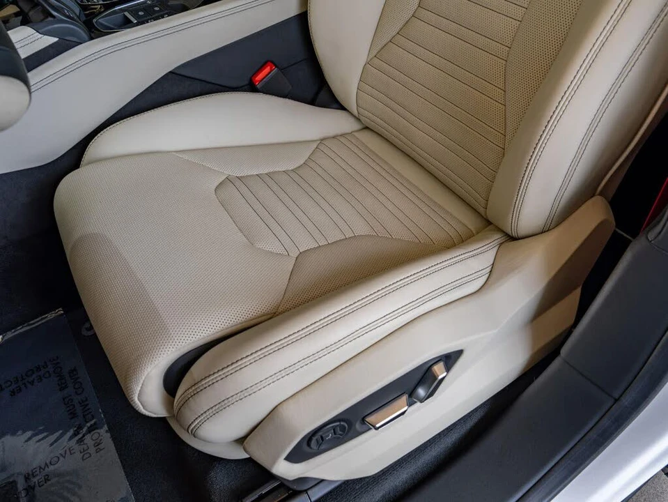 2025 Lamborghini Urus SE - Image 14 of 31