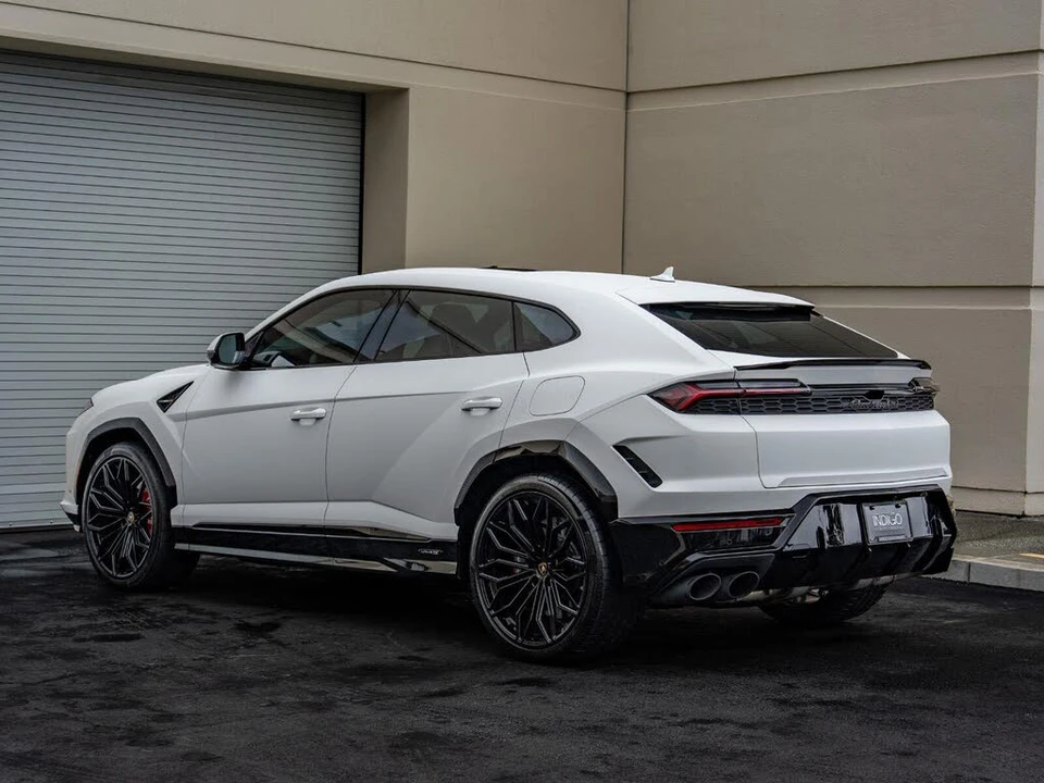 2025 Lamborghini Urus SE - Image 5 of 31