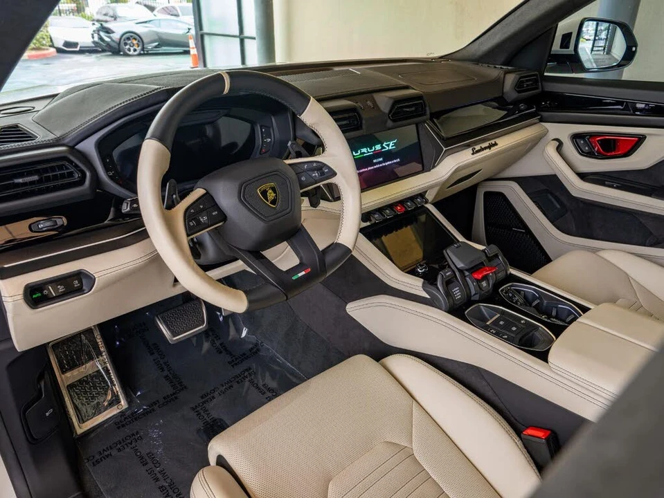 2025 Lamborghini Urus SE - Image 10 of 31