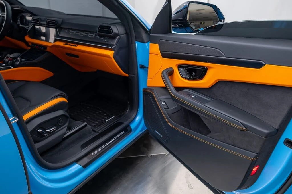 2025 Lamborghini Urus SE - Image 20 of 31