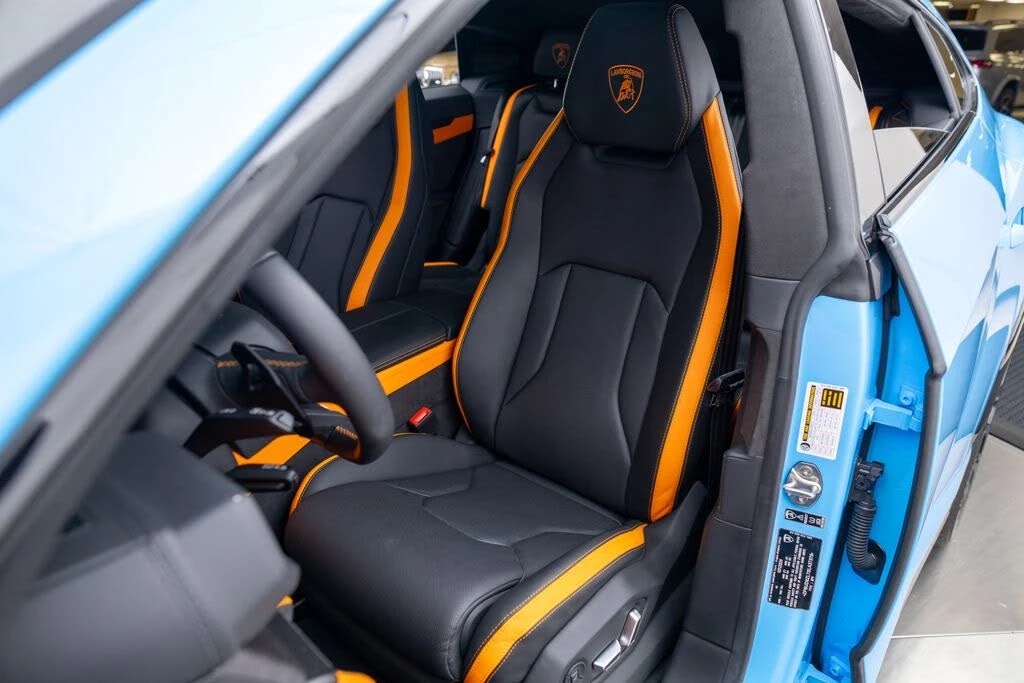 2025 Lamborghini Urus SE - Image 15 of 31
