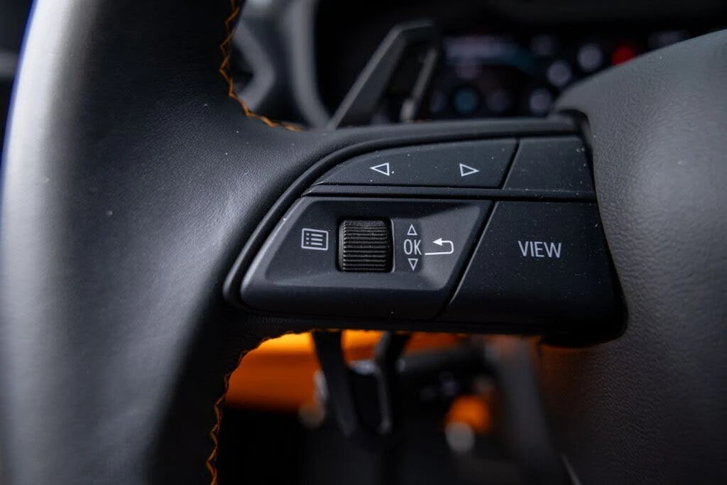 2025 Lamborghini Urus SE - Image 30 of 31