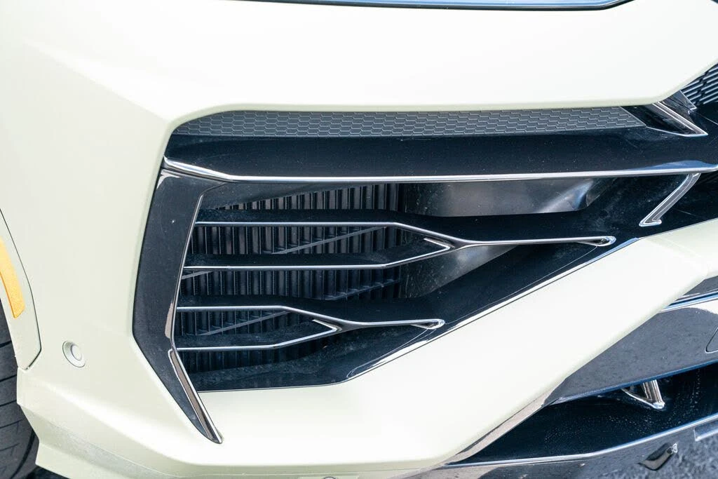2025 Lamborghini Urus SE - Image 11 of 31