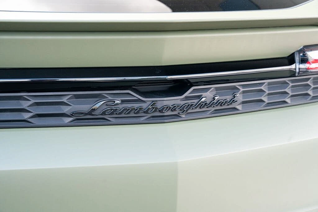 2025 Lamborghini Urus SE - Image 18 of 31