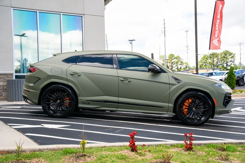 2025 Lamborghini Urus SE - Image 12 of 31