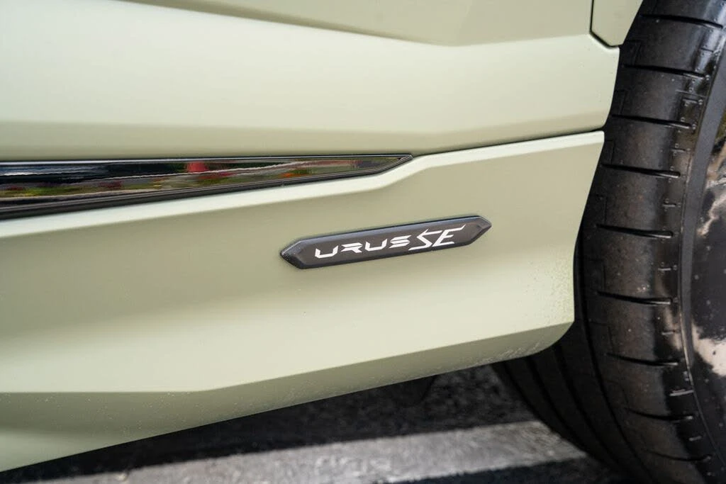 2025 Lamborghini Urus SE - Image 28 of 31