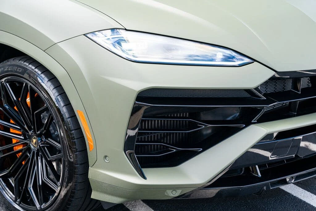 2025 Lamborghini Urus SE - Image 9 of 31