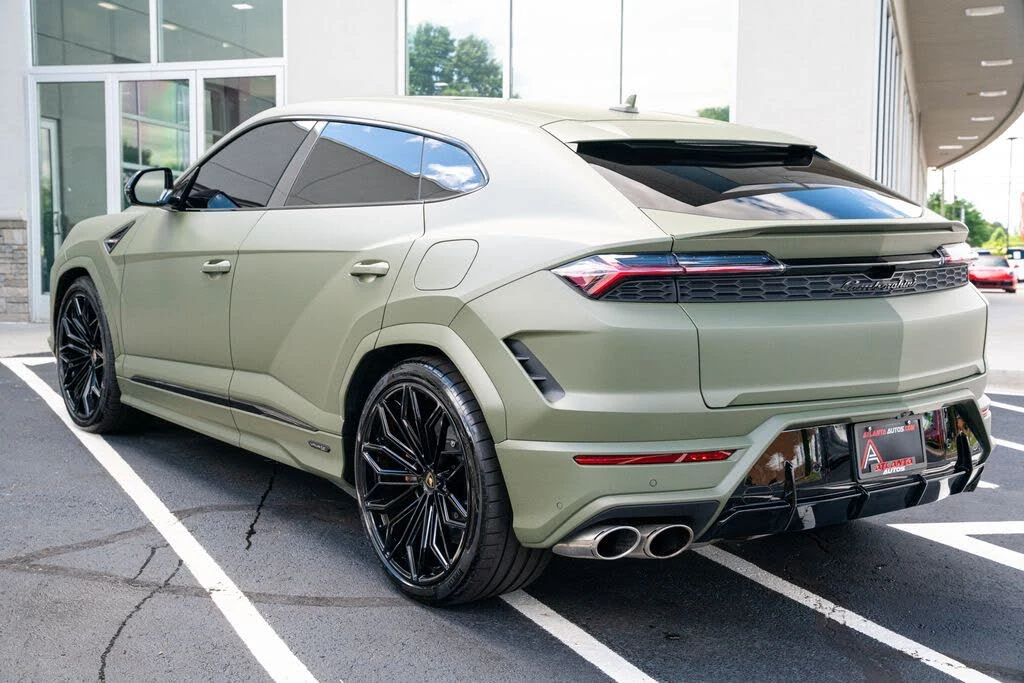 2025 Lamborghini Urus SE - Image 19 of 31