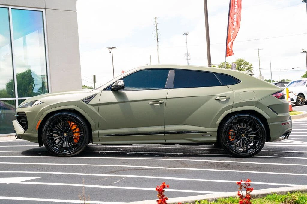 2025 Lamborghini Urus SE - Image 23 of 31