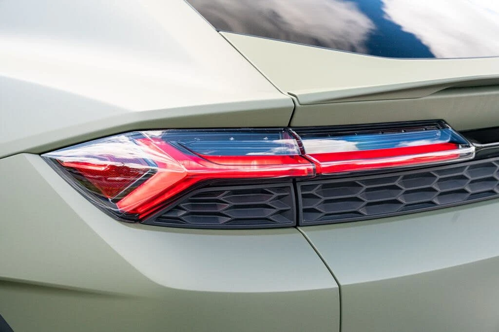 2025 Lamborghini Urus SE - Image 21 of 31