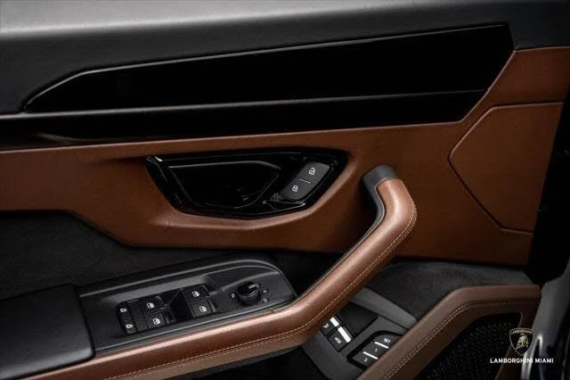 2025 Lamborghini Urus SE - Image 21 of 31