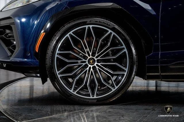 2025 Lamborghini Urus SE - Image 9 of 31