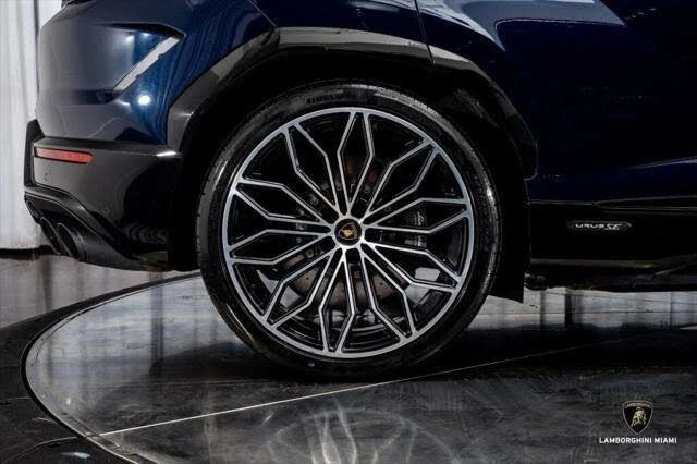 2025 Lamborghini Urus SE - Image 17 of 31