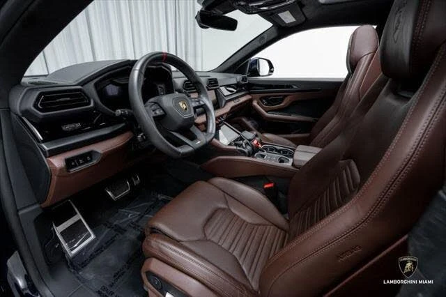 2025 Lamborghini Urus SE - Image 23 of 31